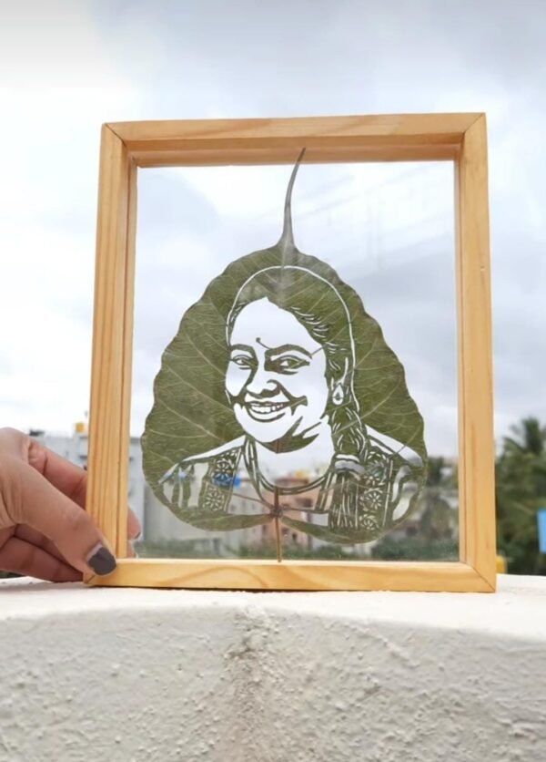 Personalised Single person Leaf Art with Table Top Frame